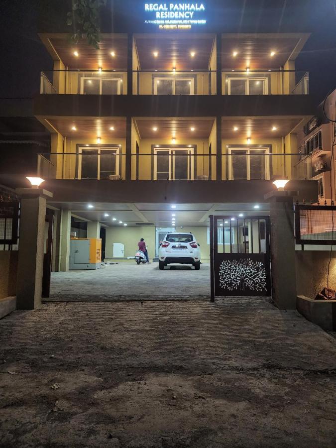 Regal Panhala Residency Hotel Buitenkant foto