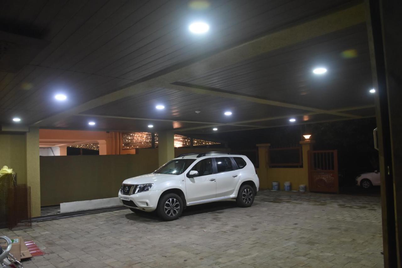 Regal Panhala Residency Hotel Buitenkant foto