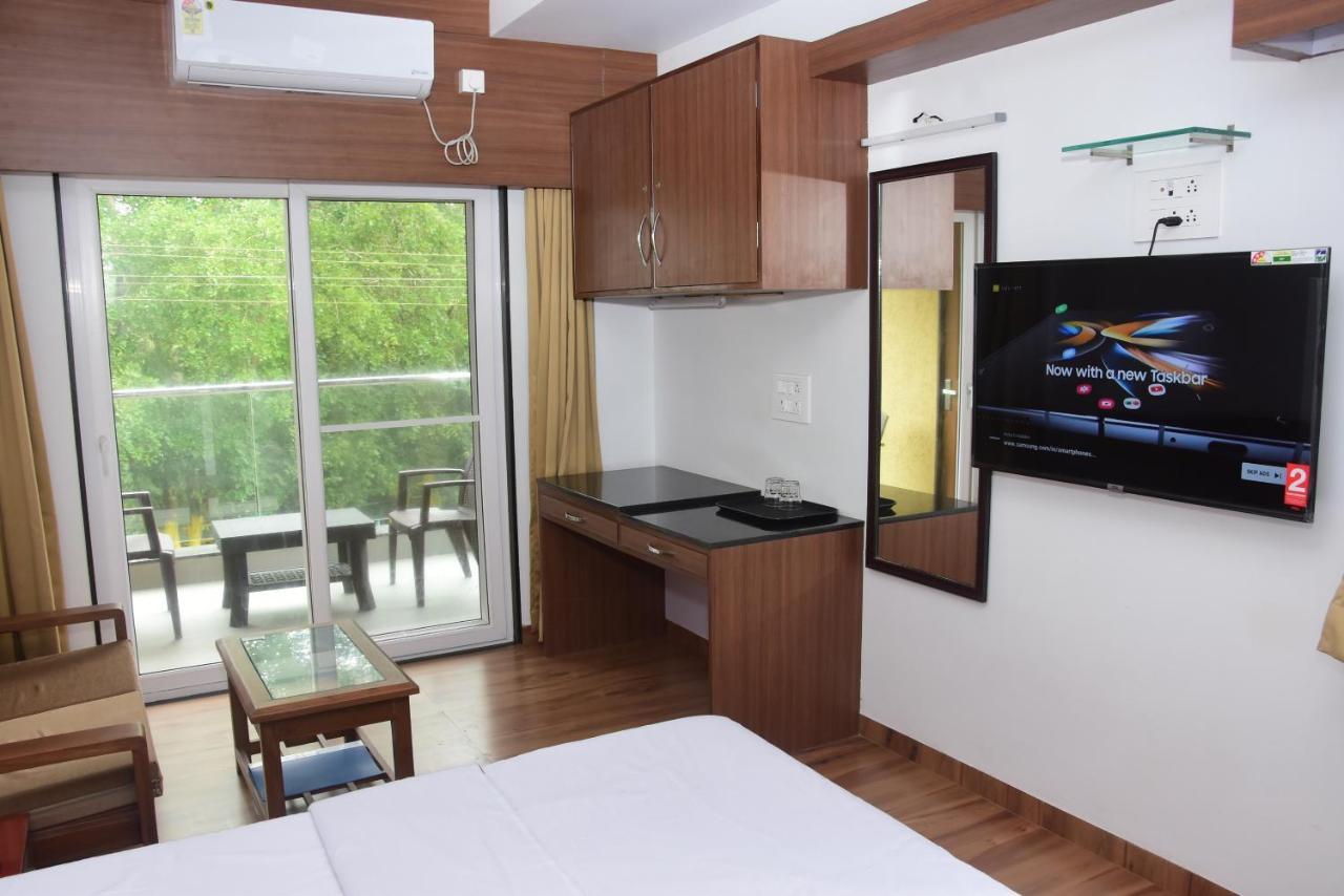Regal Panhala Residency Hotel Buitenkant foto