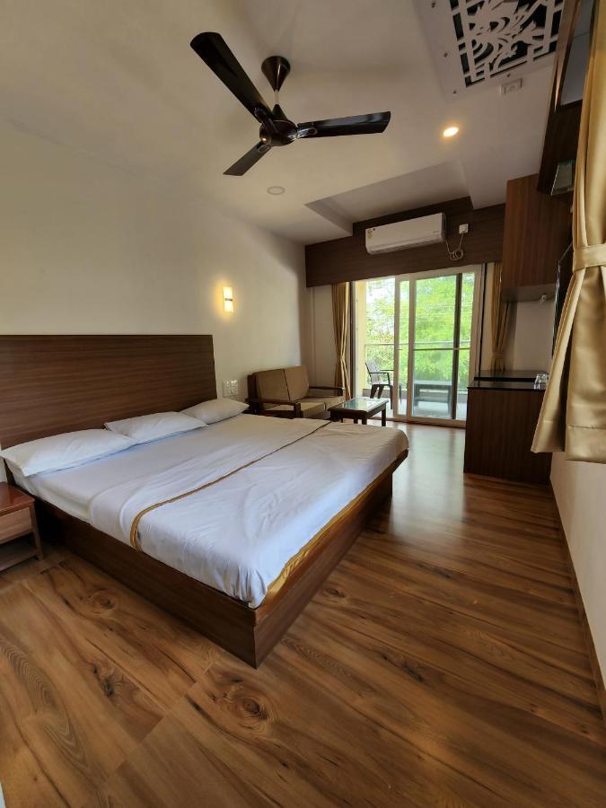 Regal Panhala Residency Hotel Buitenkant foto