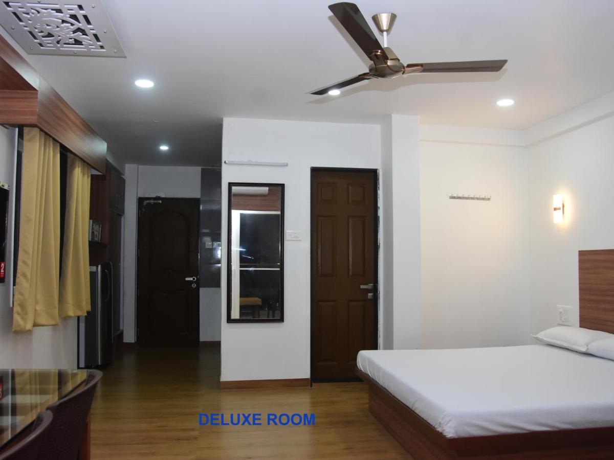 Regal Panhala Residency Hotel Buitenkant foto