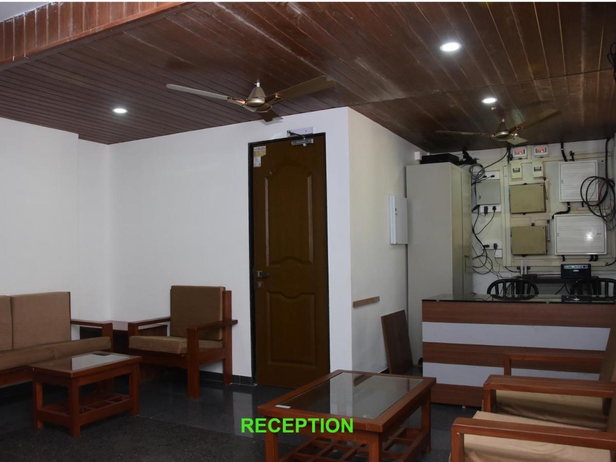 Regal Panhala Residency Hotel Buitenkant foto